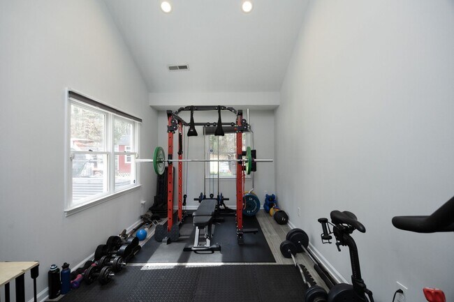 Building Photo - Beautifully renovated large home in CHCCS school district! Available mid-June!