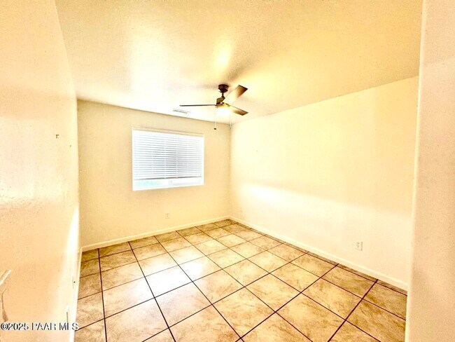 Building Photo - 9545 E Magma Dr