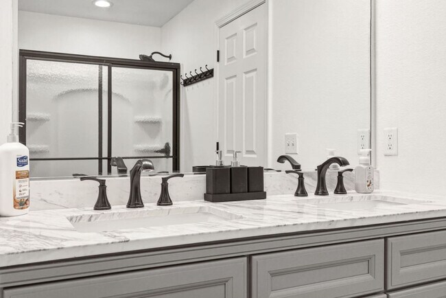 Building Photo - 3766 White Cliff Way