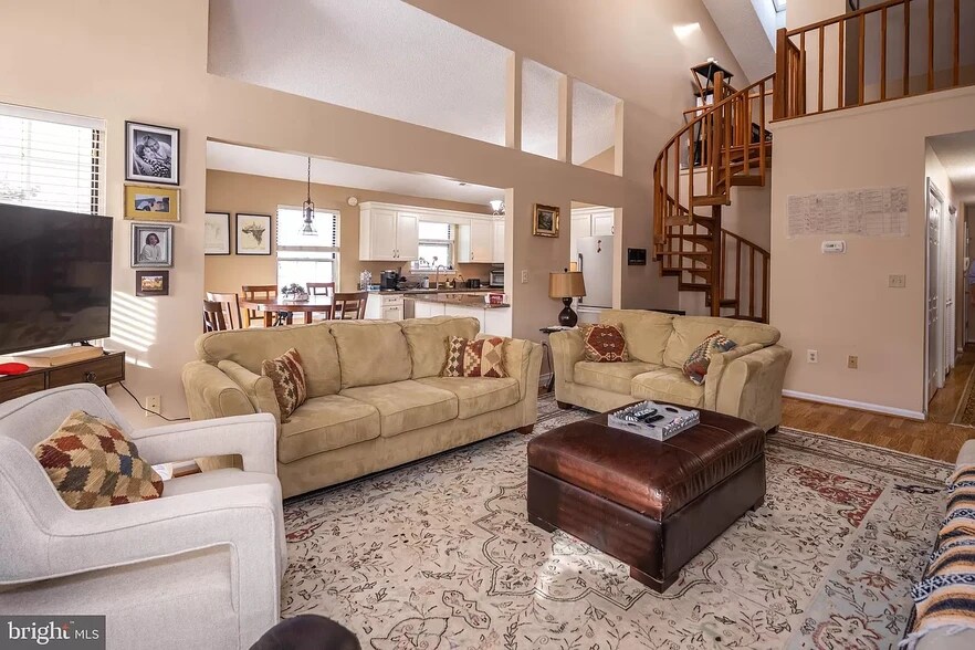 Primary Photo - 314 American Eagle Ct