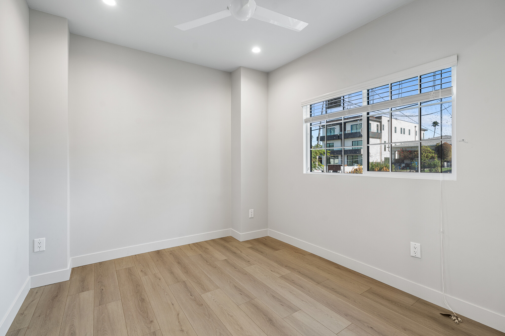 Building Photo - 1427 Edgecliffe Dr
