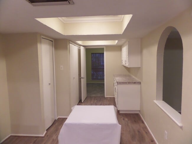 Building Photo - 14611 Leacrest Dr