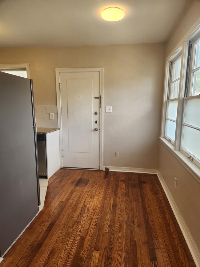 Building Photo - 55 Riberia St
