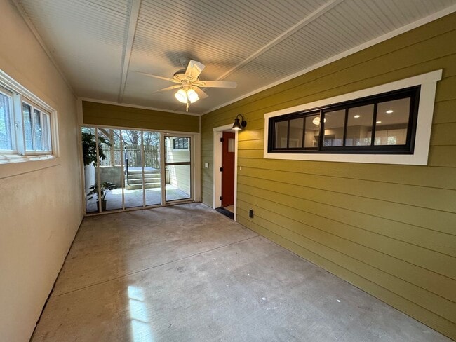 Building Photo - Downtown - Contemporary Apartment minutes ...