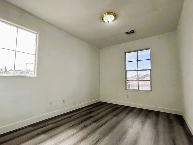 Building Photo - 10921 Napa Ridge Dr