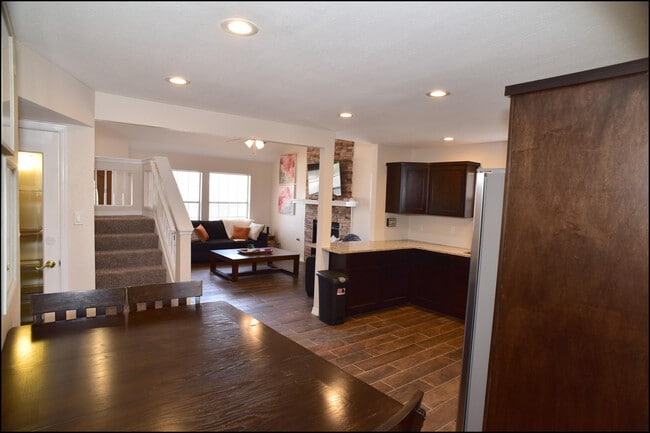Building Photo - 7229 Canyon Run Dr