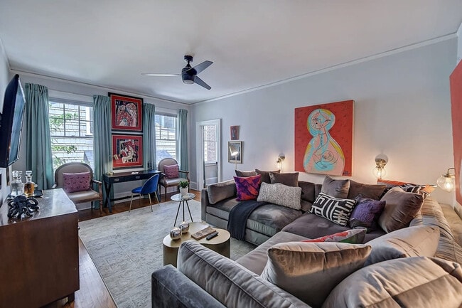 Building Photo - 518 Lamar Ave