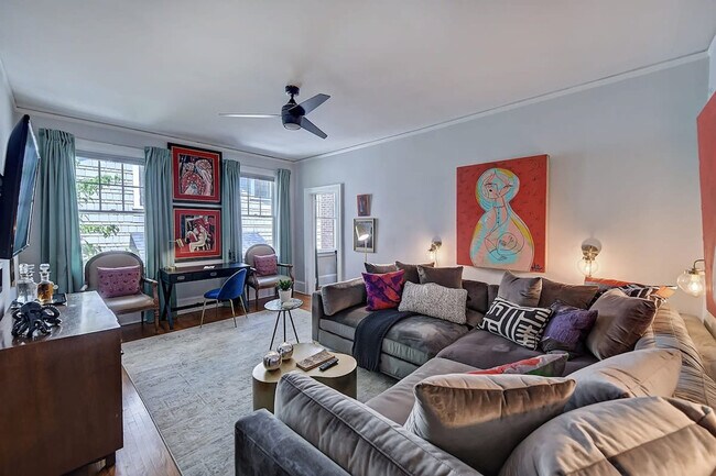 Primary Photo - 518 Lamar Ave