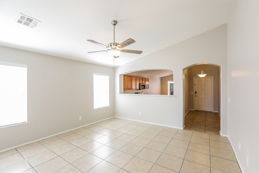 Building Photo - 10632 W Sonora St
