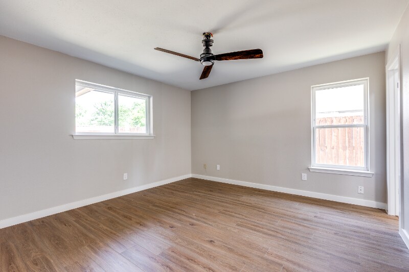 Building Photo - 1233 Mill Valley Dr