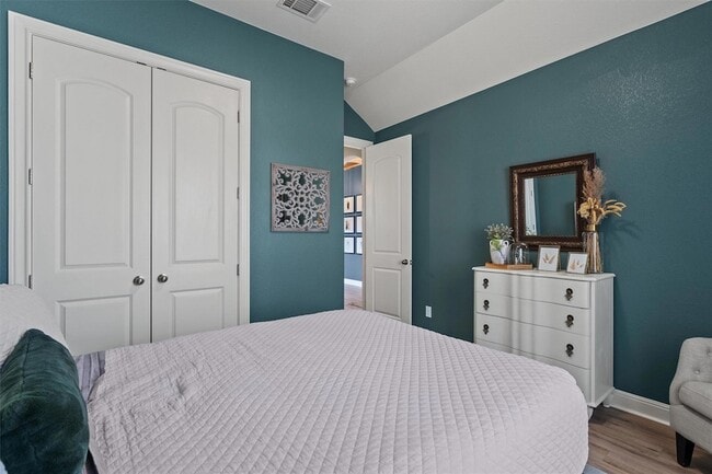 Building Photo - 4945 Strada Dr