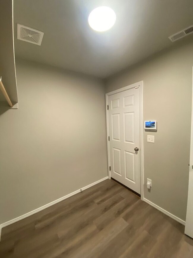 Building Photo - 5214 Clearfield Ct