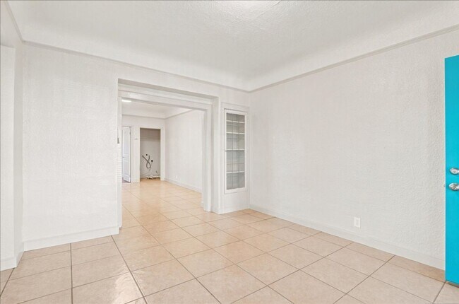 Building Photo - 3123 San Rafael Ct