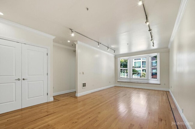 Building Photo - 166 Sanchez St