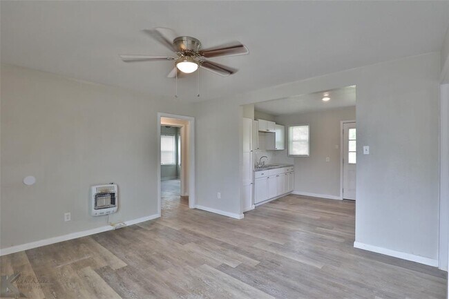 Building Photo - 1202 S San Jose Dr