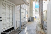 Building Photo - 4 20th Ave S