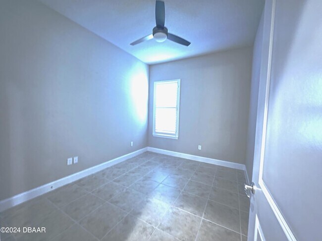 Building Photo - 6326 Hanfield Dr