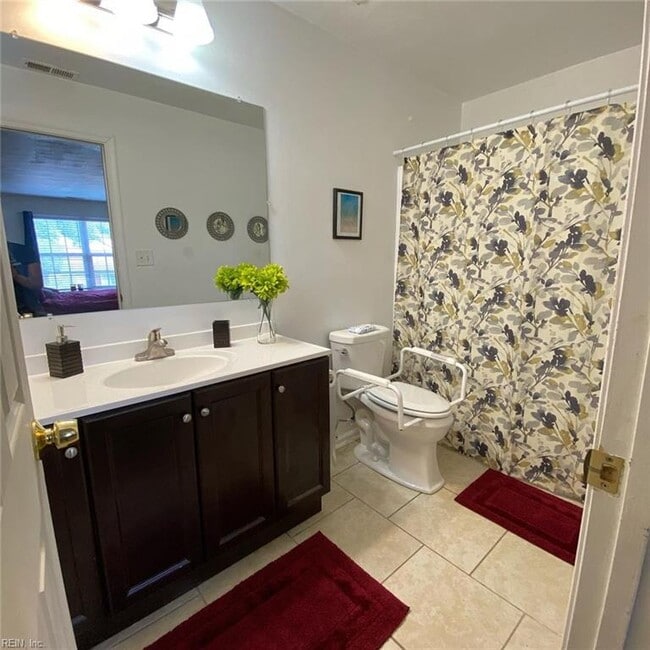 Building Photo - 4136 Everett St