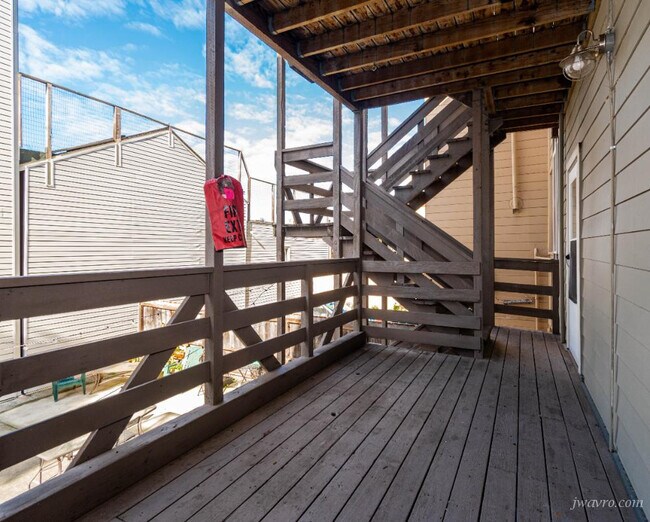 Building Photo - 2268 Bryant St