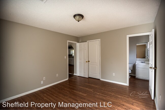 Building Photo - 3 br, 1.5 bath House - 161 Lee Rd 207