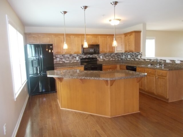 Building Photo - 147 Collenton Ln