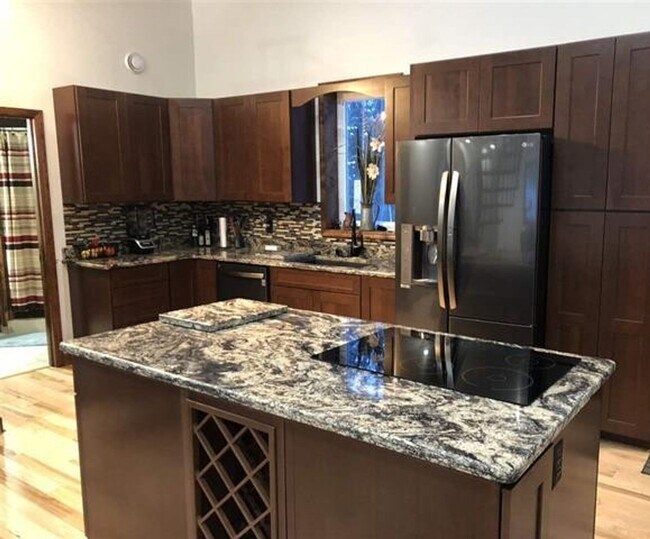 Building Photo - Tucked Away in Nature – Modern 3BR, 2BA Home