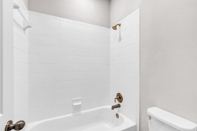 Building Photo - 6716 Vitruvius Dr