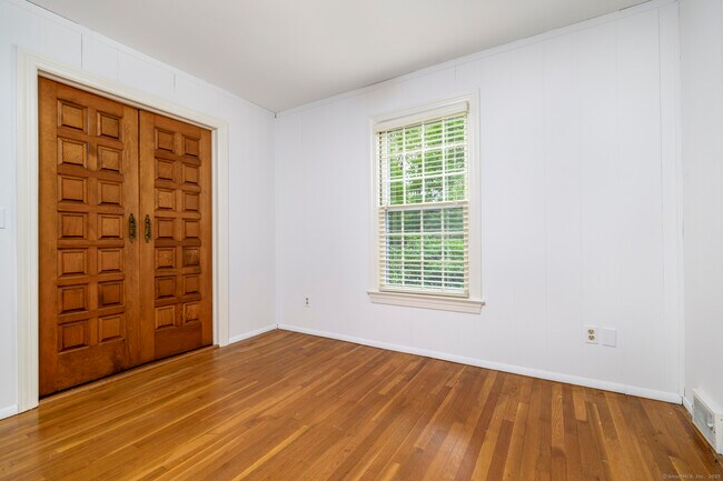Building Photo - 6 Baldwin Pl
