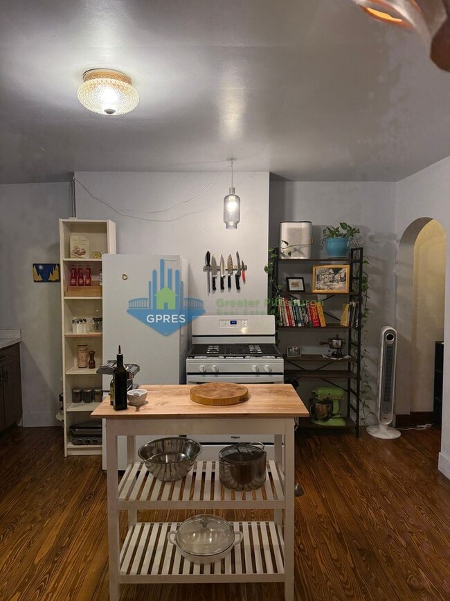 Building Photo - Classic Lawrenceville Row House – Walkable...