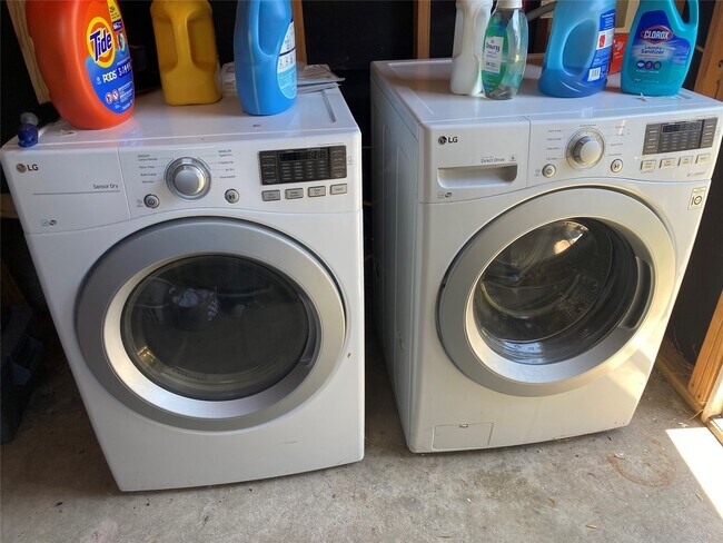 Building Photo - 127 Payne St