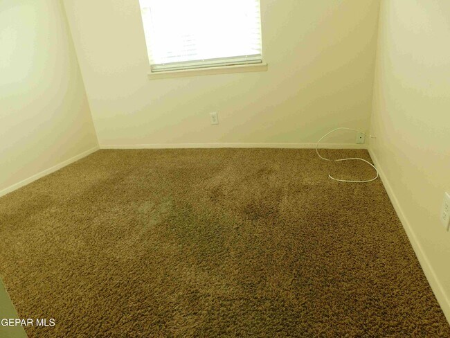 Building Photo - 225 3 Rivers Dr