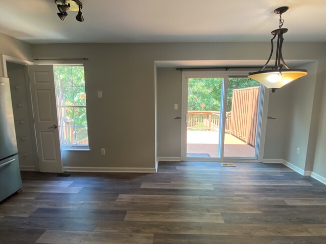 Building Photo - 754 Pine Drift Dr