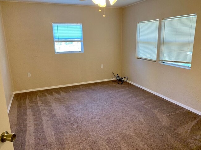 Building Photo - 2BR/1BA home available for rent on beautifully wooded lot in Vernon!