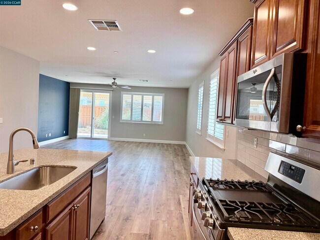 Building Photo - 373 Anchorage Dr