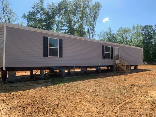 Building Photo - 3-Bedroom 2-bath single wide