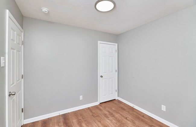 Building Photo - 3335 Boca Raton Dr