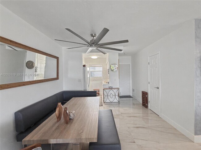 Building Photo - 5301 Ocean Terrace