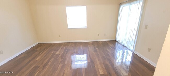 Building Photo - 1319 Calabria Rd