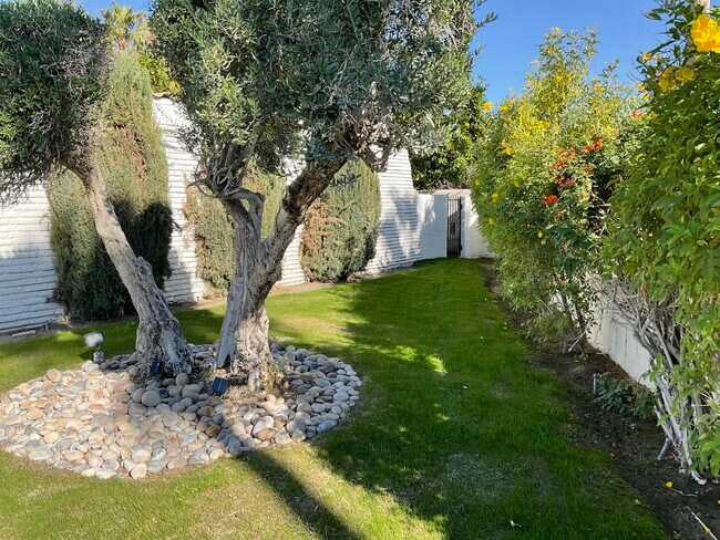 Building Photo - 79188 Bog Walk Ct