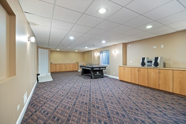 Building Photo - 408 N White Deer Trail