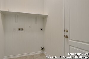 Building Photo - 1331 Hawk Ct