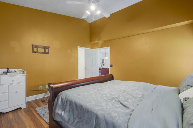 Building Photo - 1583 Applewood Way