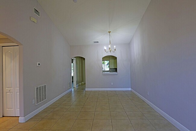 Building Photo - Villas at Venezia 4172-203