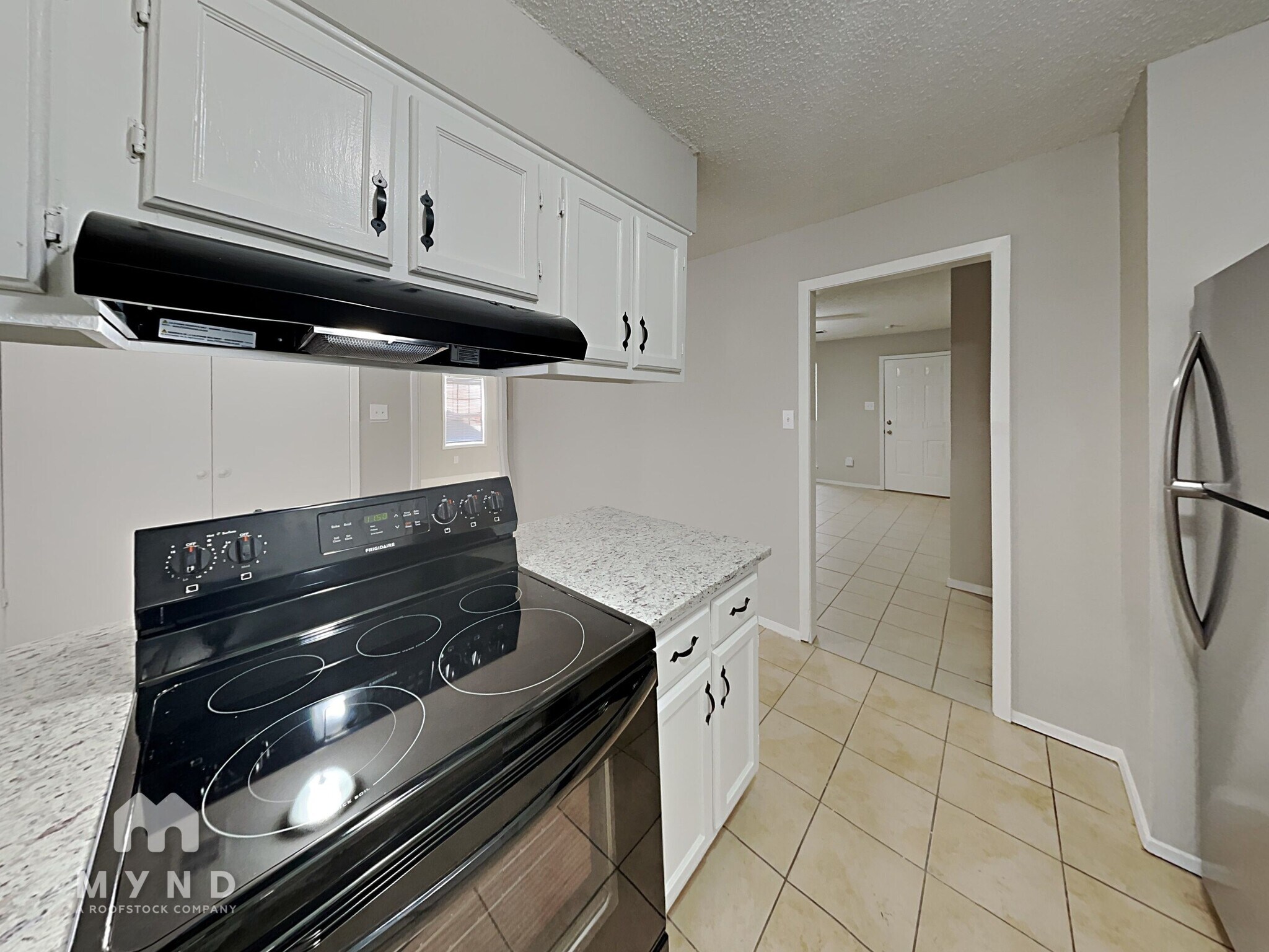 Building Photo - 6340 Yorkshire Cove