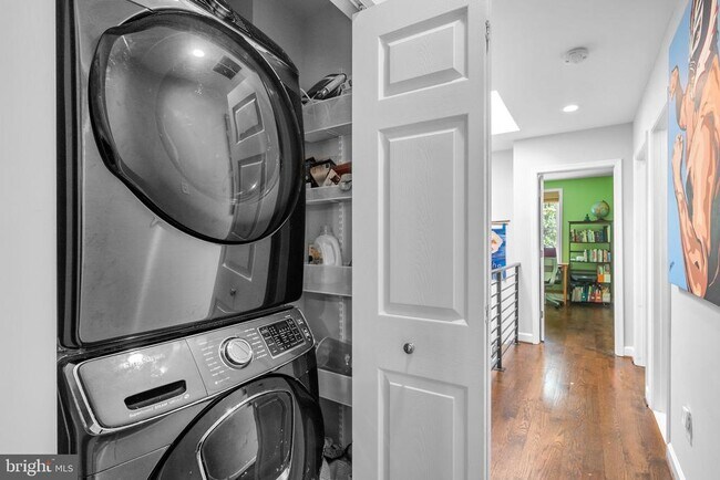 Building Photo - 1275 Oates St NE