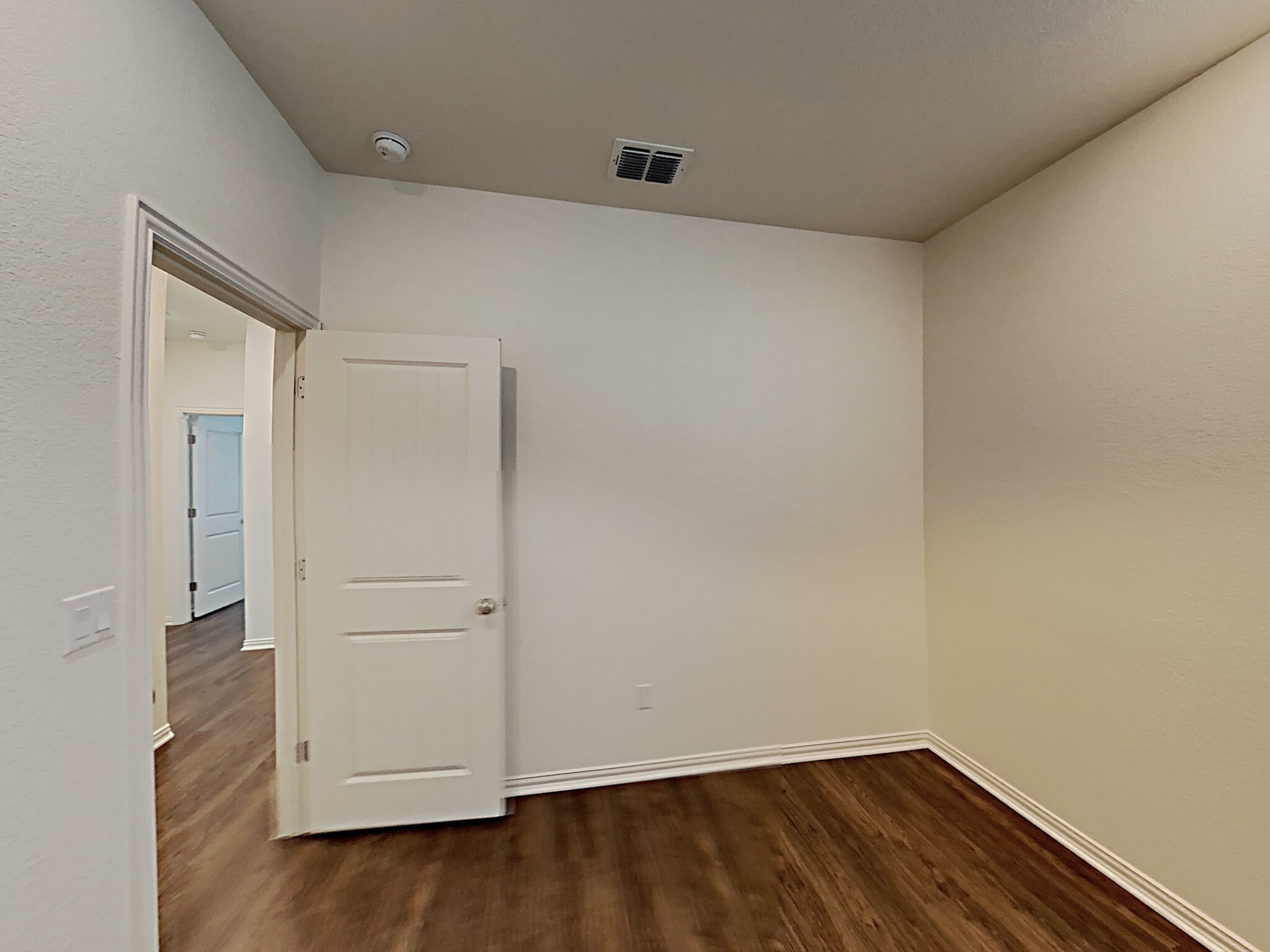 Building Photo - 437 Pebble Bend