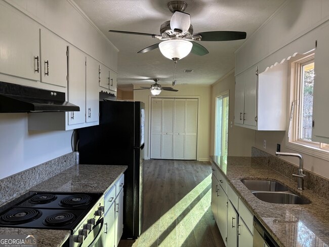 Building Photo - 118 Scatterfoot Dr