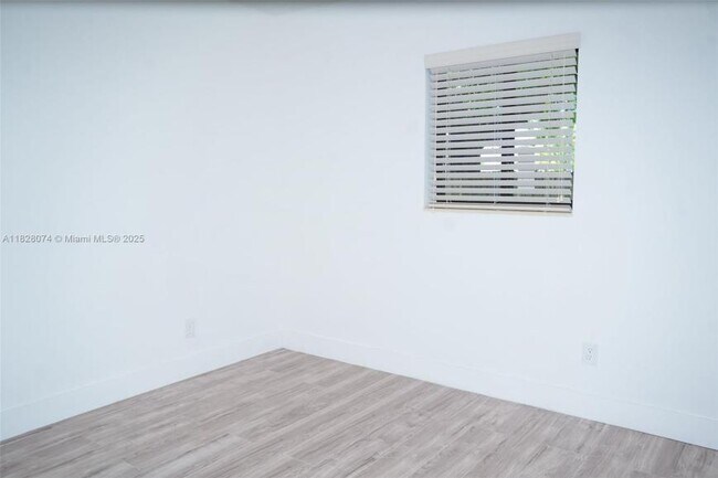 Building Photo - 4 bedroom in Ft Lauderdale FL 33311