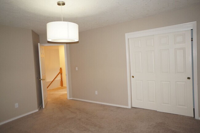 Building Photo - NW Portland Forest Heights Beauty. Flat backyard!