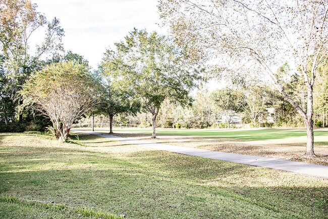 Building Photo - 112 Golf Course Dr